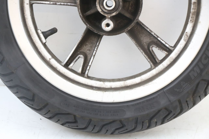 photo de FRONT WHEEL RIM PEUGEOT KISBEE 4T 50 (2018 - 2022) - Fixing points details