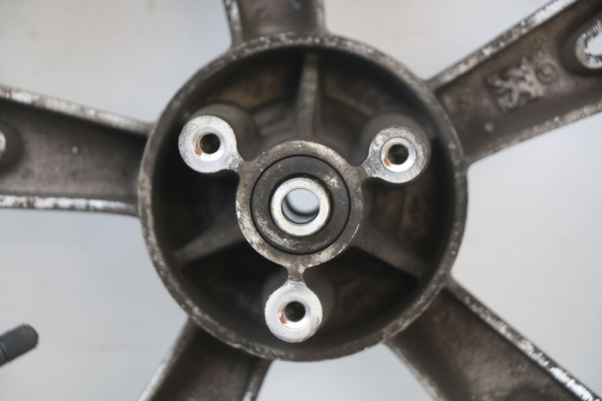 photo de FRONT WHEEL RIM PEUGEOT KISBEE 4T 50 (2018 - 2022) - Surface and material condition