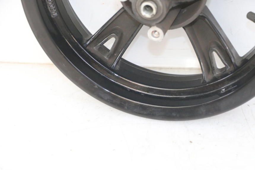 photo de FRONT WHEEL RIM PEUGEOT KISBEE 4T 50 (2018 - 2022) - Zoom on usage condition
