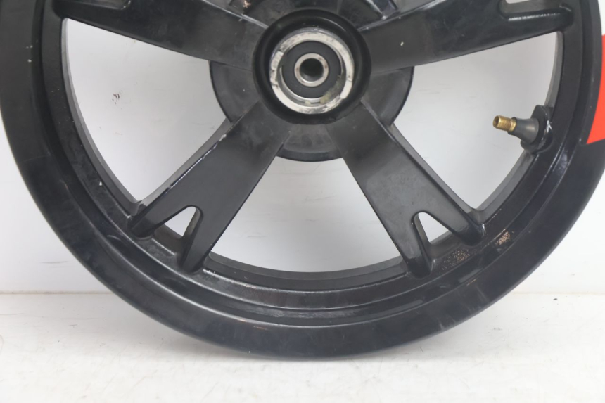 photo de FRONT WHEEL RIM PEUGEOT KISBEE 4T 50 (2018 - 2022) - Technical close-up