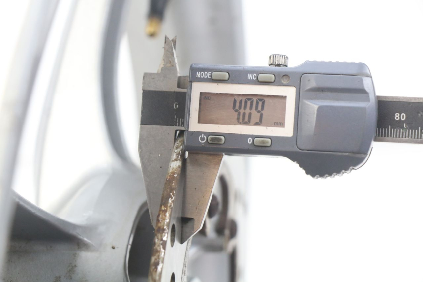 photo de FRONT WHEEL PIAGGIO LIBERTY 4T 50 (2004 - 2008) - Component detail