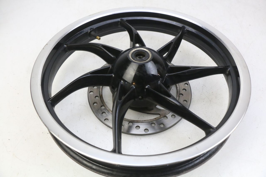 photo de FRONT WHEEL RIM PIAGGIO LIBERTY IGET 4T 50 (2015 - 2020) - Zoom on usage condition