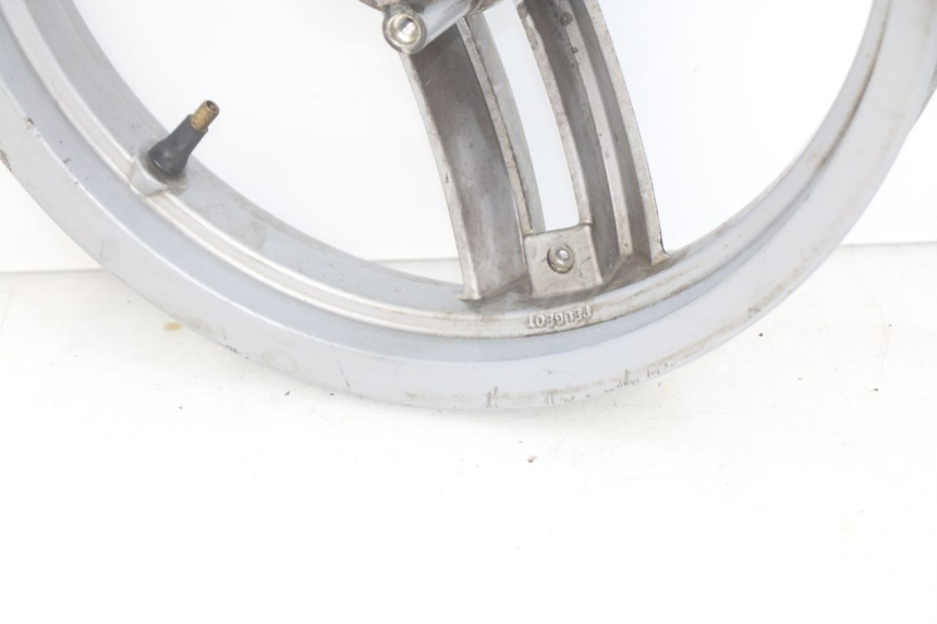 photo de FRONT WHEEL RIM PEUGEOT LUDIX 2 PRO 4T 50 (2008 - 2013) - Surface and material condition