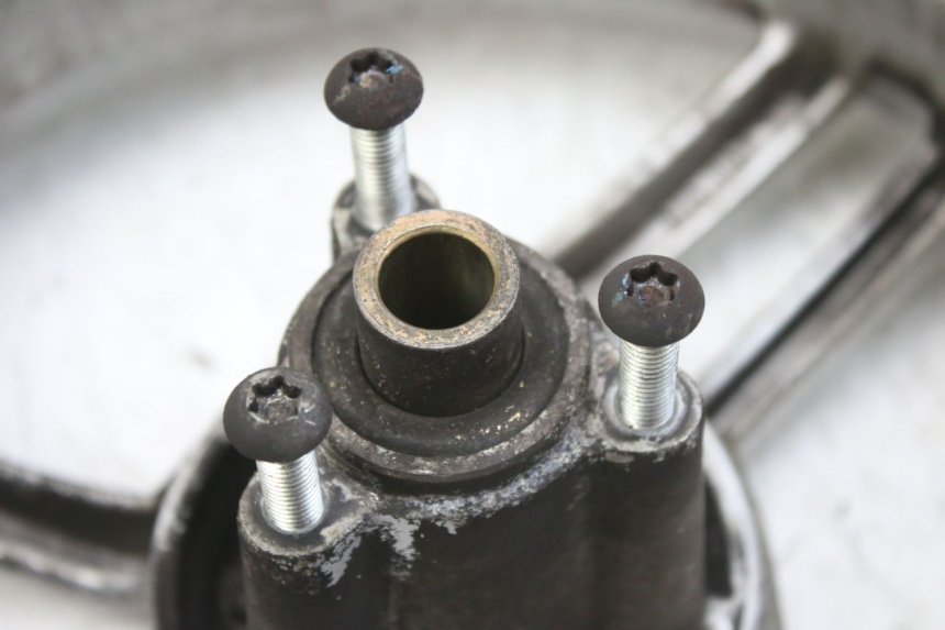 photo de FRONT WHEEL RIM PEUGEOT LUDIX 50 (2008 - 2017) - Markings and original references