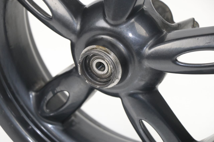 photo de FRONT WHEEL RIM MBK OVETTO 2T 50 (2007 - 2017) - Fixing points details