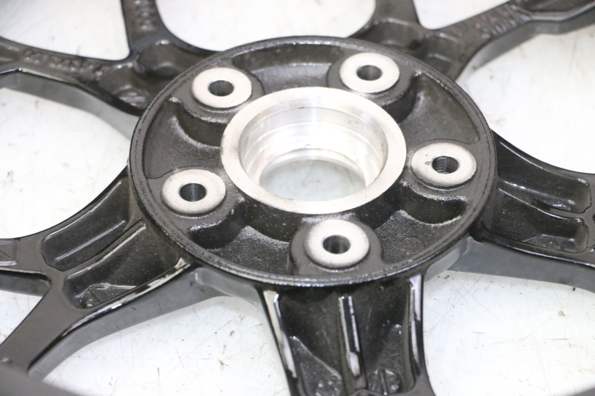 photo de FRONT RIM PIAGGIO MP3 HPE 310 (2024 - 2025) - Surface and material condition