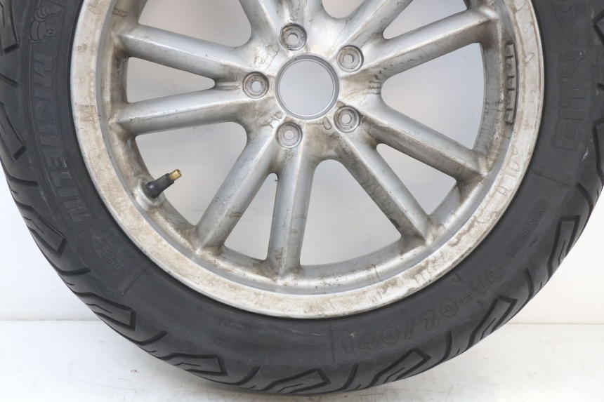 photo de FRONT WHEEL RIM PIAGGIO MP3 LT 400 (2007 - 2012) - Zoom on usage condition