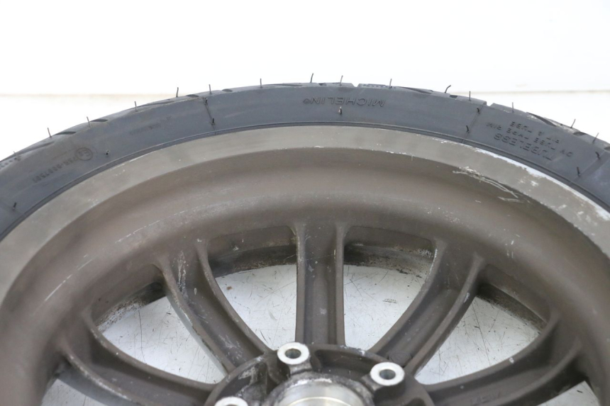 photo de FRONT WHEEL RIM PIAGGIO MP3 LT 400 (2007 - 2012) - Technical close-up