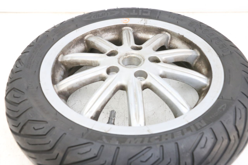 photo de FRONT WHEEL RIM PIAGGIO MP3 LT 400 (2007 - 2012) - Fixing points details