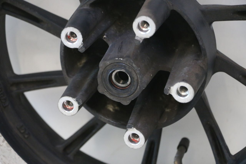 photo de FRONT RIM KYMCO LIKE 4T 50 (2019 - 2025) - Fixing points details