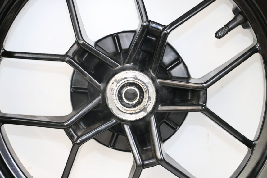 photo de FRONT WHEEL RIM PIAGGIO NEW TYPHOON 50 (2018 - 2021) - Additional view of the item