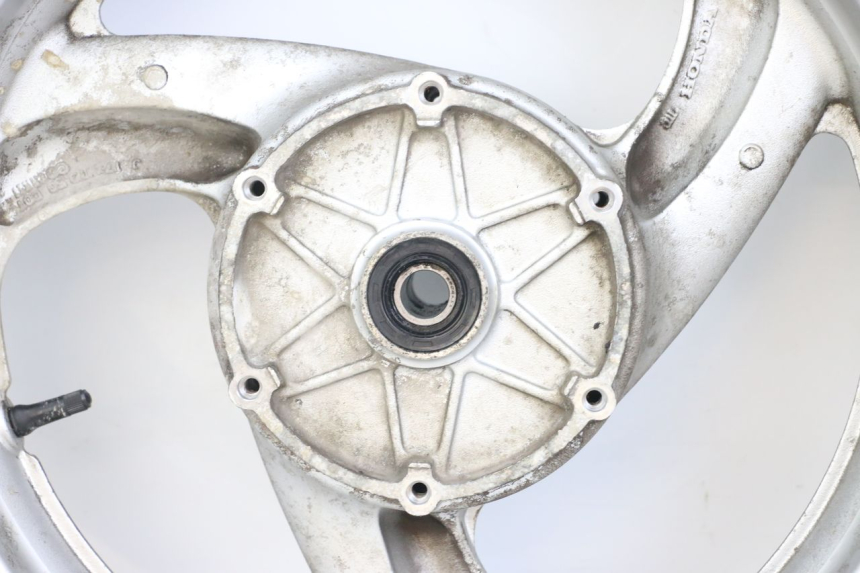 photo de FRONT WHEEL HONDA NTV DEAUVILLE 650 (1998 - 2001) - Distinctive features