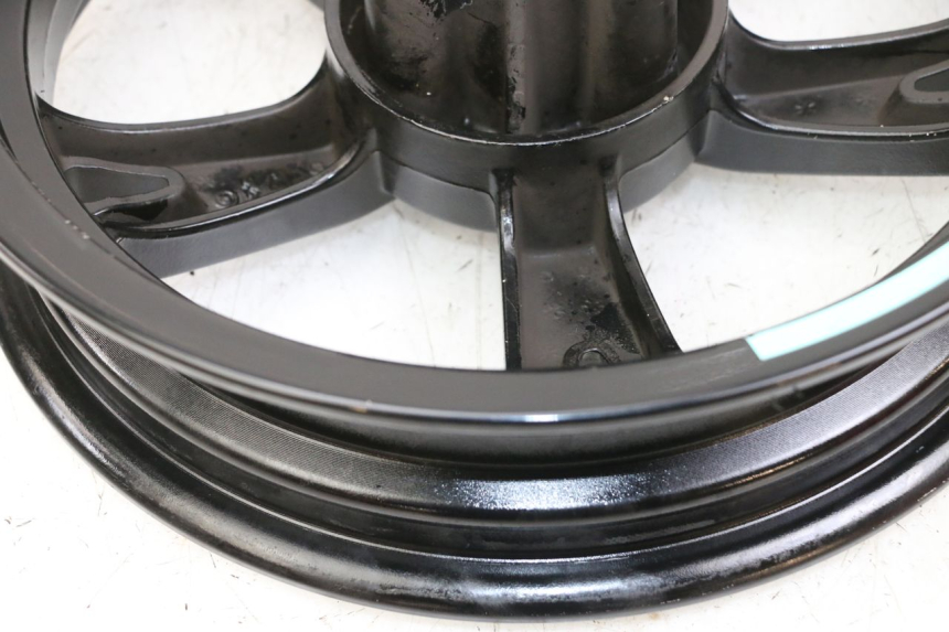 photo de FRONT RIM PEUGEOT STREETZONE 4T 50 (2018 - 2023) - Distinctive features