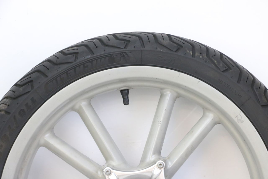photo de FRONT RIM PIAGGIO BEVERLY 125 (1998 - 2005) - Distinctive features