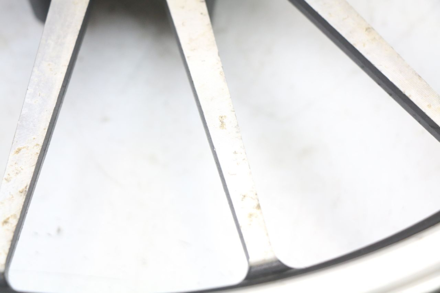 photo de FRONT RIM REGAL RAPTOR RAXTER 2 125 (2007 - 2015) - Distinctive features