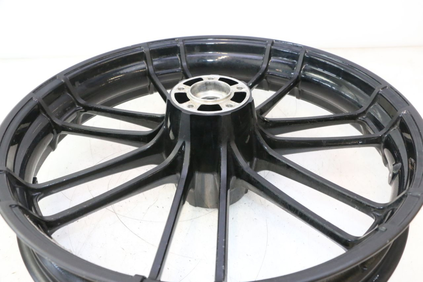 photo de FRONT RIM HARLEY DAVIDSON ROAD GLIDE FLTRXSE 1920 (2018 - 2022) - Fixing points details