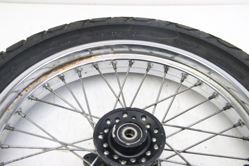 photo de FRONT WHEEL RIM HYOSUNG RT KARION 125 (2003 - 2007) - High-resolution close-up