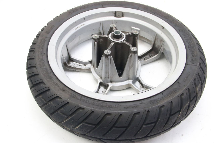 photo de FRONT WHEEL RIM PEUGEOT SATELIS COMPRESSOR K15 125 (2006 - 2009) - Alternative perspective