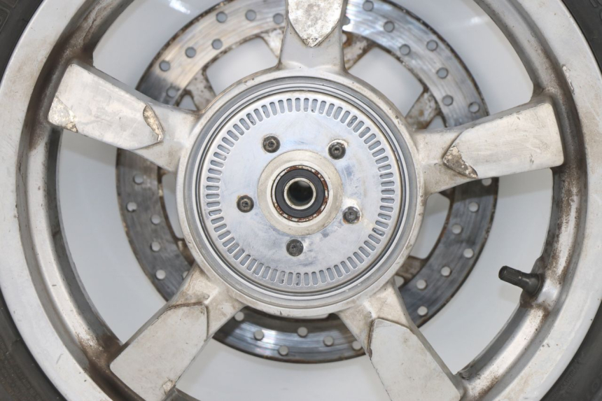 photo de FRONT WHEEL PEUGEOT SATELIS 125 (2010 - 2012) - Additional view of the item