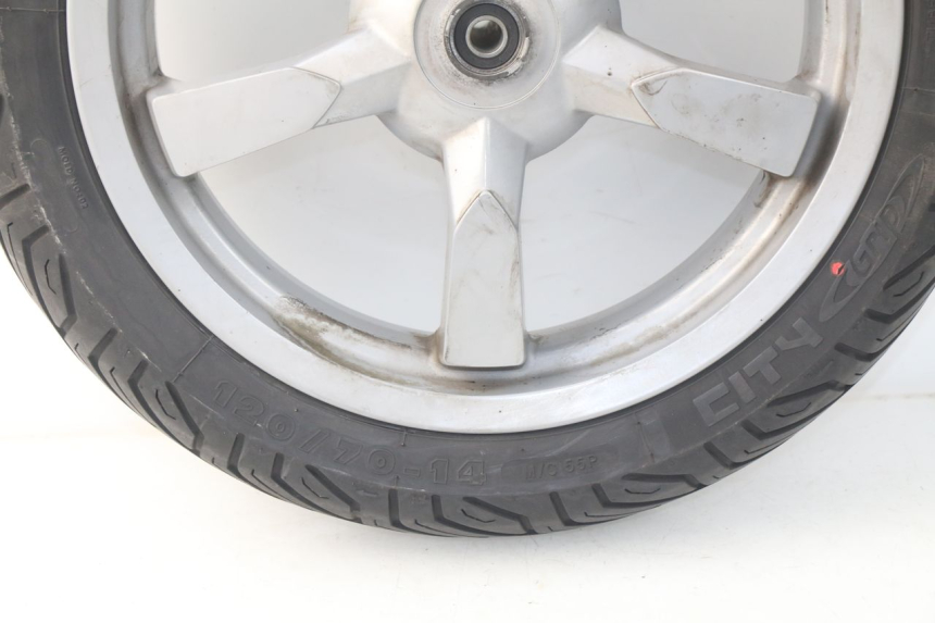 photo de FRONT RIM PEUGEOT SATELIS 300 (2012 - 2015) - Distinctive features