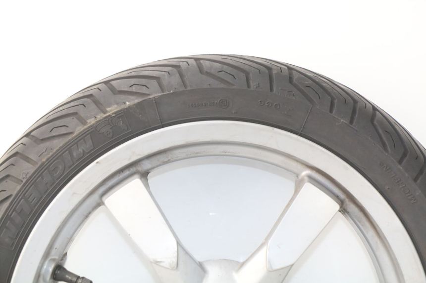 photo de FRONT RIM PEUGEOT SATELIS 300 (2012 - 2015) - High-resolution close-up