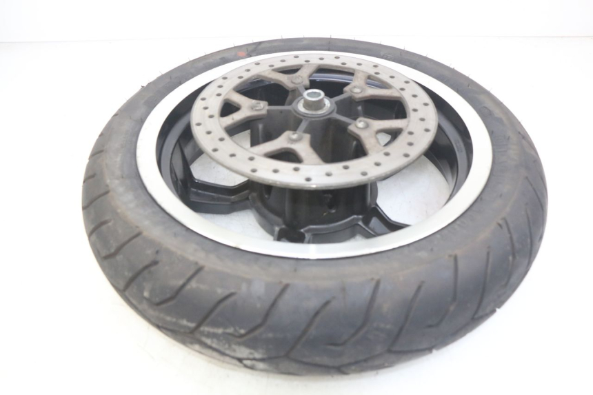 photo de FRONT WHEEL PEUGEOT SATELIS 125 (2010 - 2012) - Fixing points details