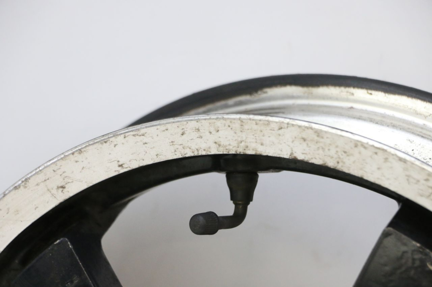 photo de FRONT WHEEL PEUGEOT SATELIS 125 (2006 - 2009) - High-resolution close-up