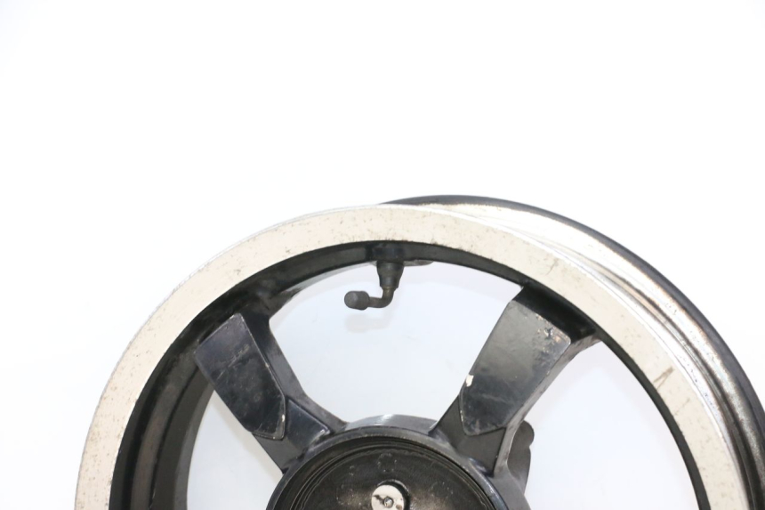 photo de FRONT WHEEL PEUGEOT SATELIS 125 (2006 - 2009) - Detailed visual inspection
