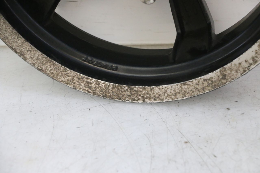 photo de FRONT WHEEL PEUGEOT SATELIS 125 (2006 - 2009) - Markings and original references