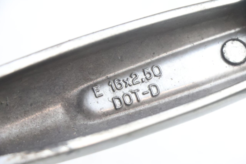 photo de FRONT RIM APRILIA SCARABEO GT 125 (1999 - 2007) - Detailed visual inspection
