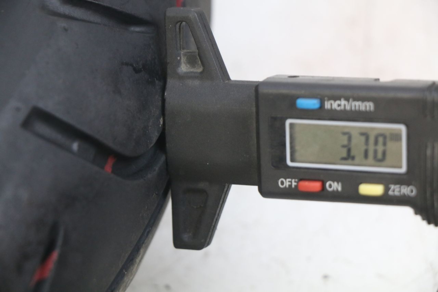 photo de FRONT WHEEL HONDA SCV LEAD 100 (2003 - 2007) - Zoom on usage condition