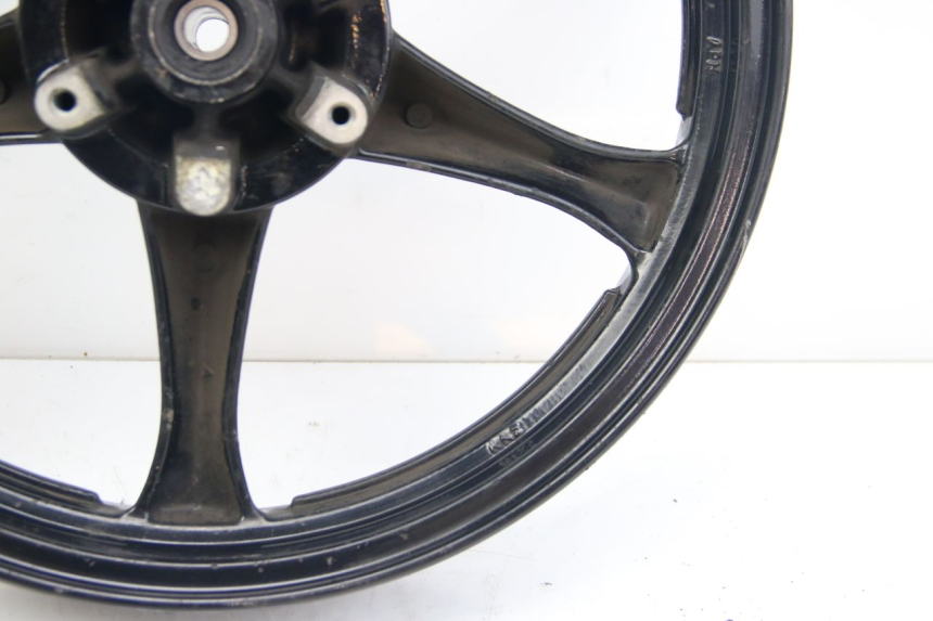 photo de FRONT WHEEL SUZUKI SIXTEEN 125 (2008 - 2010) - Distinctive features