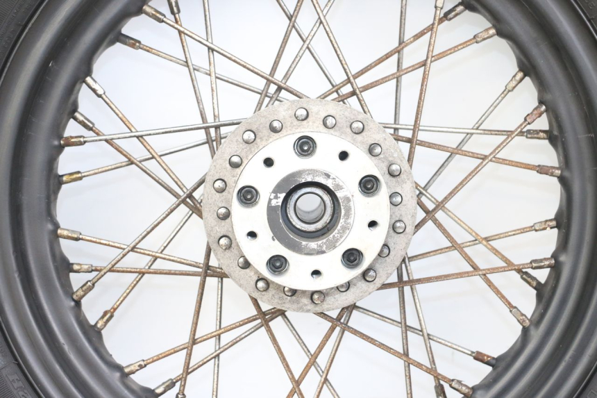 photo de FRONT RIM HARLEY DAVIDSON SPORTSTER XL CUSTOM 1200 (2003 - 2004) - Fixing points details