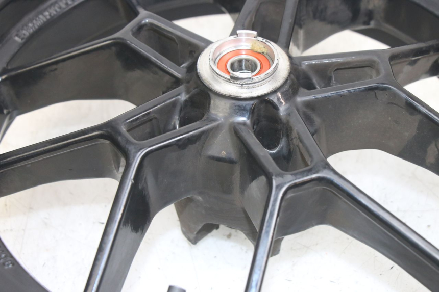 photo de FRONT WHEEL RIM APRILIA SR 2T 50 (2012 - 2017) - Surface and material condition