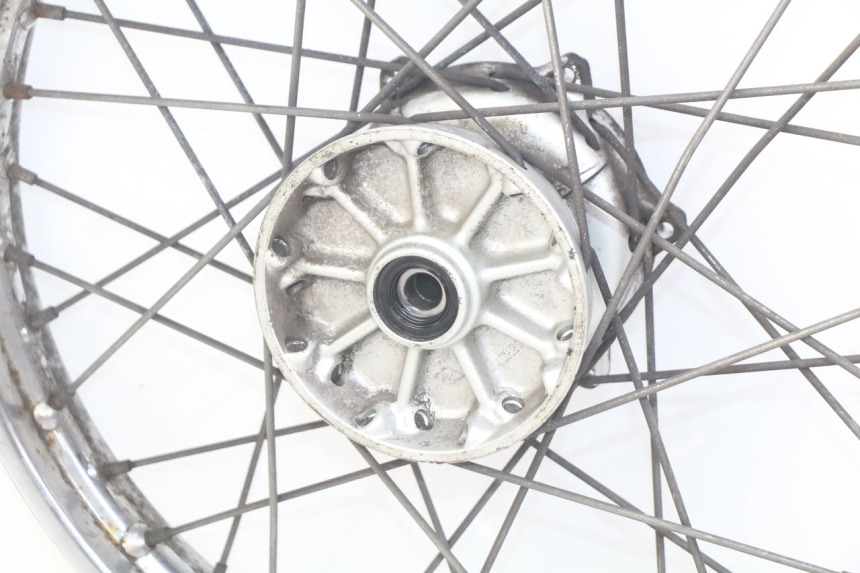 photo de FRONT WHEEL RIM YAMAHA SR 125 (1982 - 2003) - Technical close-up