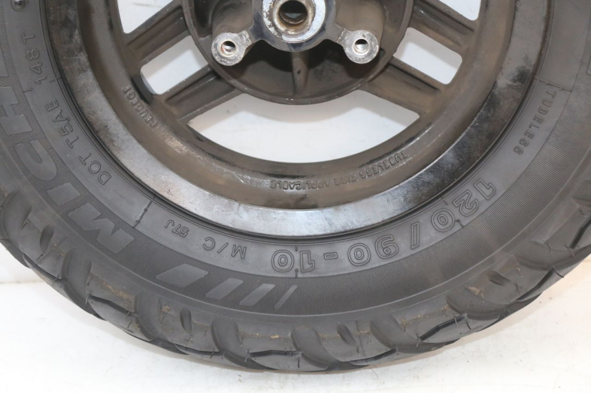 photo de FRONT RIM PEUGEOT STREETZONE I 2T 50 (2018 - 2020) - Surface and material condition