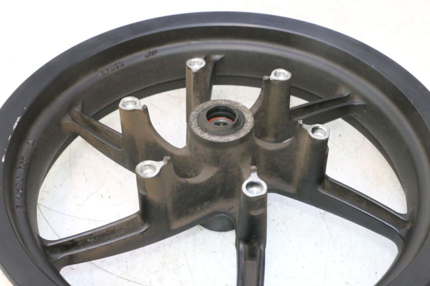 photo de FRONT RIM KYMCO SUPER 8 2T 50 (2007 - 2013) - Technical close-up