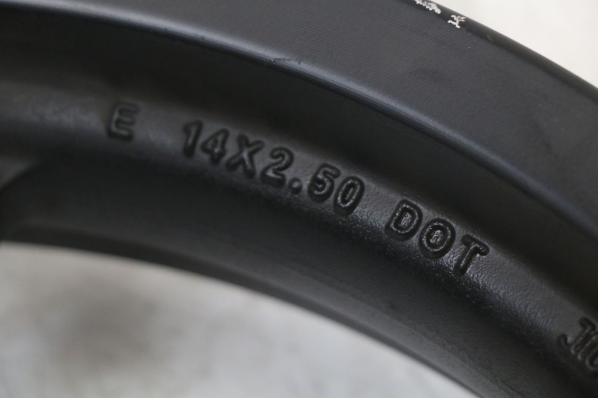 photo de FRONT RIM KYMCO SUPER 8 125 (2008 - 2015) - Additional view of the item