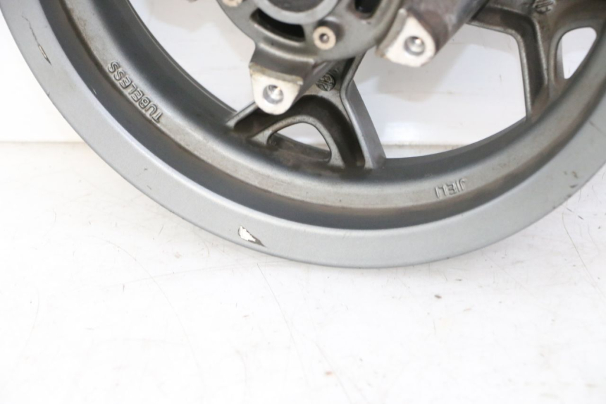 photo de FRONT WHEEL RIM APRILIA SXR 50 (2021 - 2023) - Zoom on usage condition