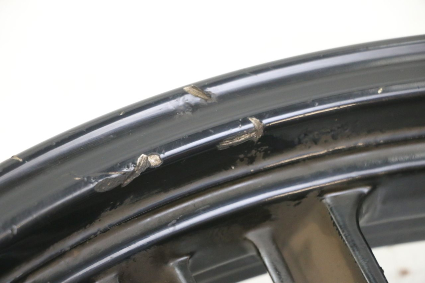 photo de FRONT WHEEL RIM PEUGEOT TWEET 4T 50 (2018 - 2022) - Fixing points details