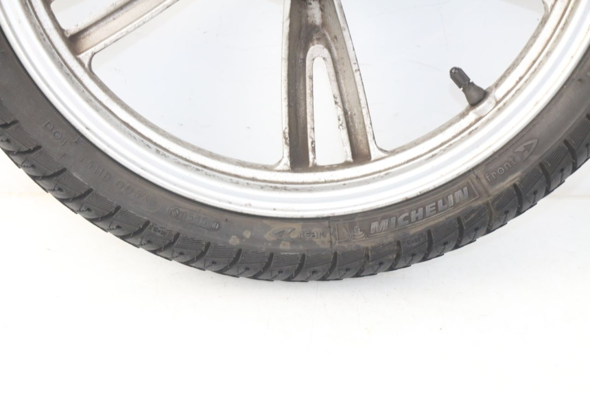 photo de FRONT WHEEL RIM PEUGEOT TWEET 125 (2010 - 2017) - Zoom on usage condition