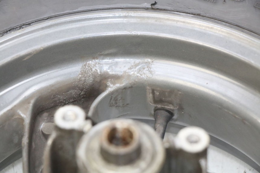 photo de FRONT WHEEL PIAGGIO TYPHOON 50 (1993 - 1999) - Alternative perspective