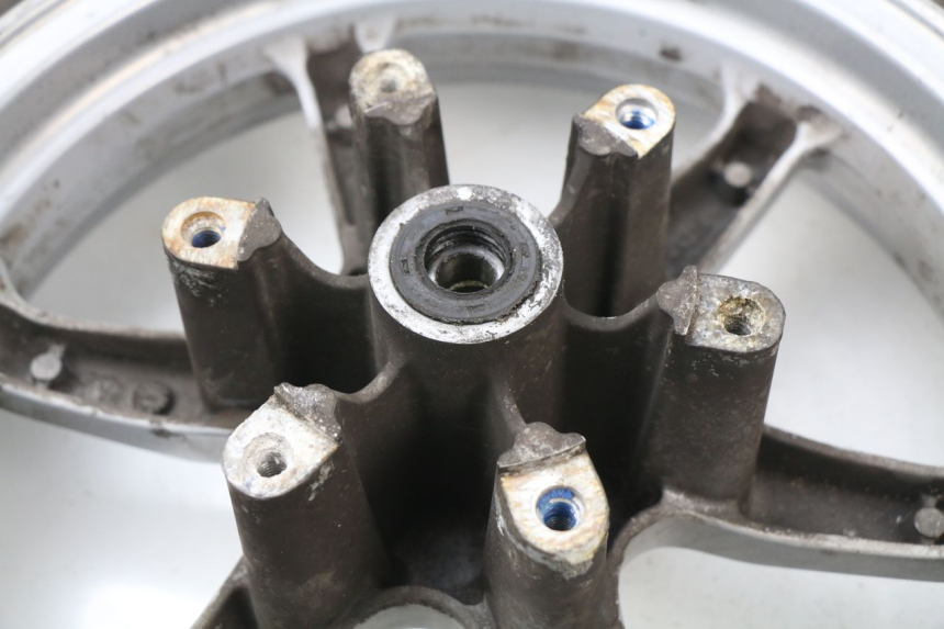 photo de FRONT RIM SUZUKI UH BURGMAN 125 (2002 - 2006) - Technical close-up