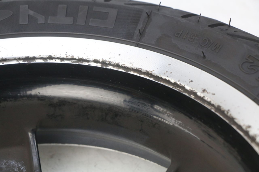 photo de FRONT WHEEL RIM PIAGGIO VESPA GTS IGET ABS 125 (2017 - 2023) - Zoom on usage condition