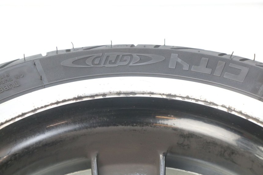 photo de FRONT WHEEL RIM PIAGGIO VESPA GTS IGET ABS 125 (2017 - 2023) - Technical close-up