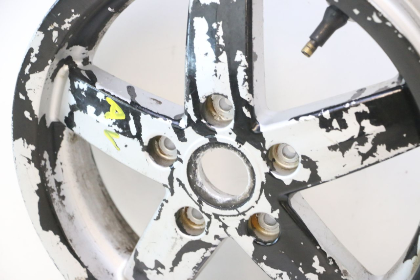 photo de FRONT WHEEL RIM PIAGGIO VESPA LX 2T 50 (2005 - 2013) - High-resolution close-up