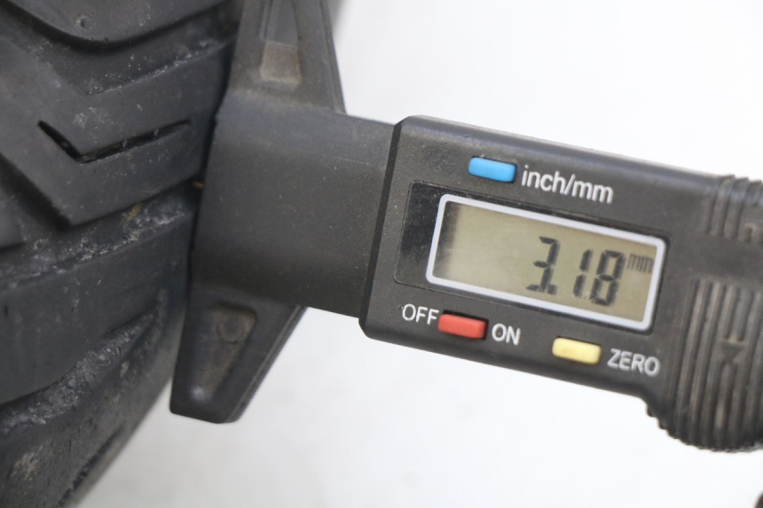 photo de FRONT WHEEL RIM PIAGGIO VESPA LXV 125 (2006 - 2009) - Zoom on usage condition