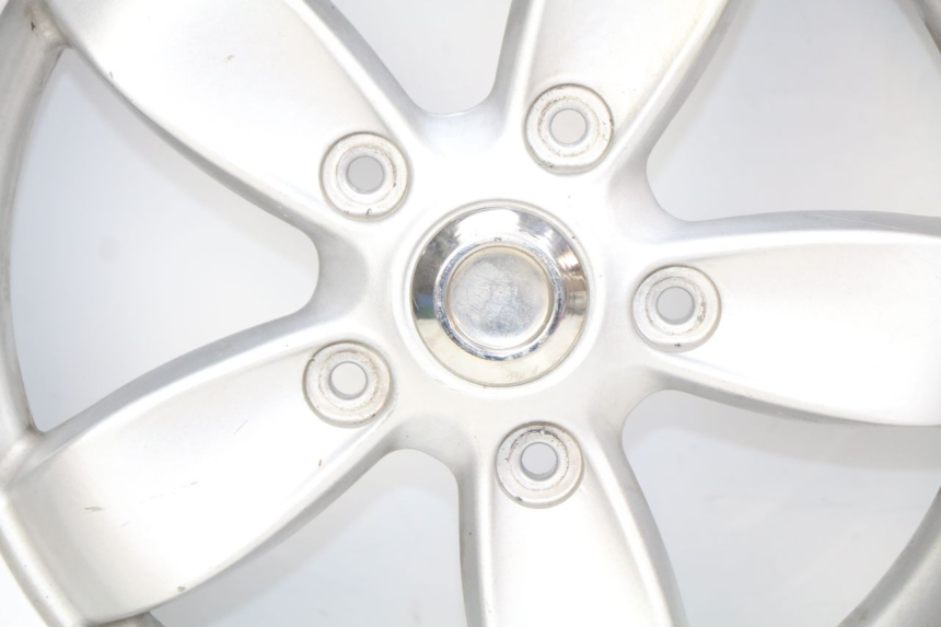 photo de FRONT WHEEL RIM PIAGGIO VESPA PRIMAVERA 2T 50 (2013 - 2018) - Distinctive features