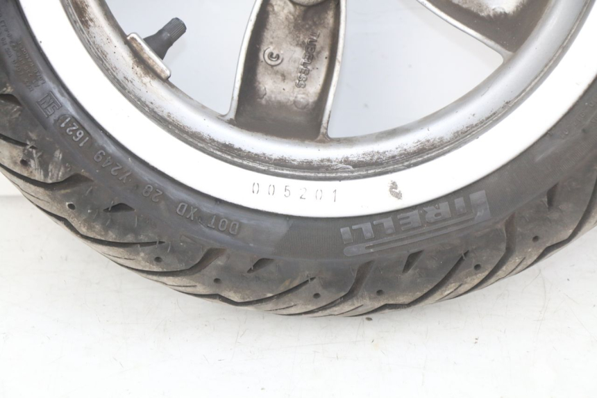 photo de FRONT WHEEL RIM PIAGGIO VESPA PRIMAVERA 2T 50 (2013 - 2018) - Fixing points details