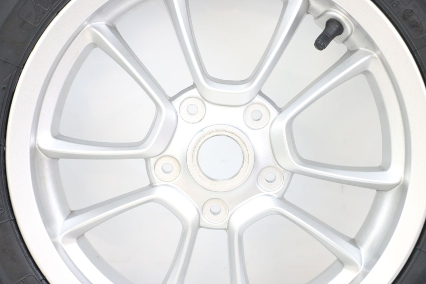 photo de FRONT RIM PIAGGIO VESPA PRIMAVERA 4T 50 (2021 - 2024) - High-resolution close-up